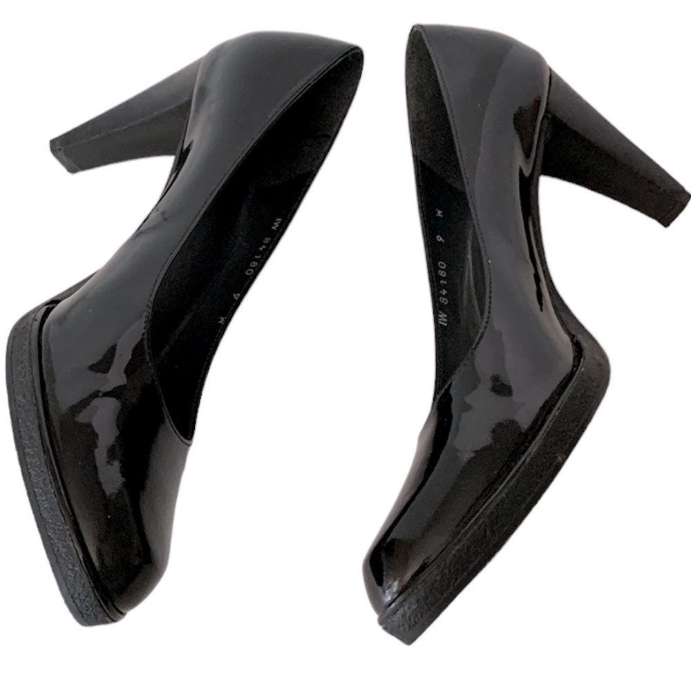 Stuart Weitzman 9W, black patent leather platform pump, size 9 Wide